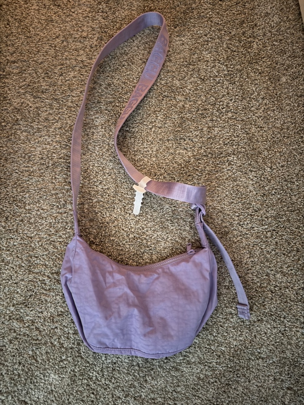 BAGGU Lilac Adjustable Crossbody Bag